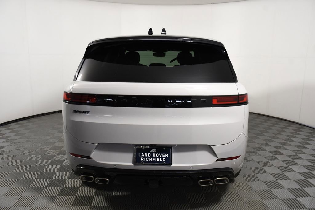 New 2026 Land Rover Range Rover Sport Dynamic SE AWD/4WD image 5