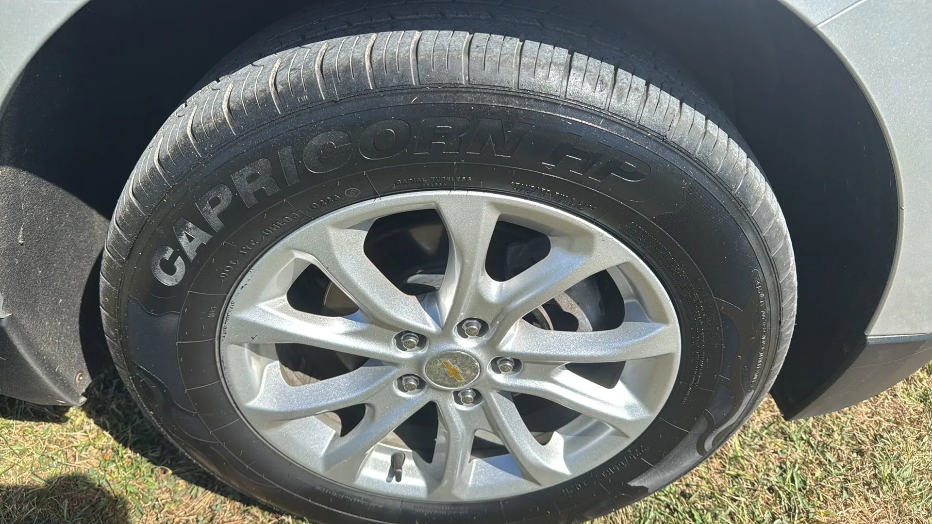 Used 2019 Chevrolet Equinox LS AWD/4WD image 11