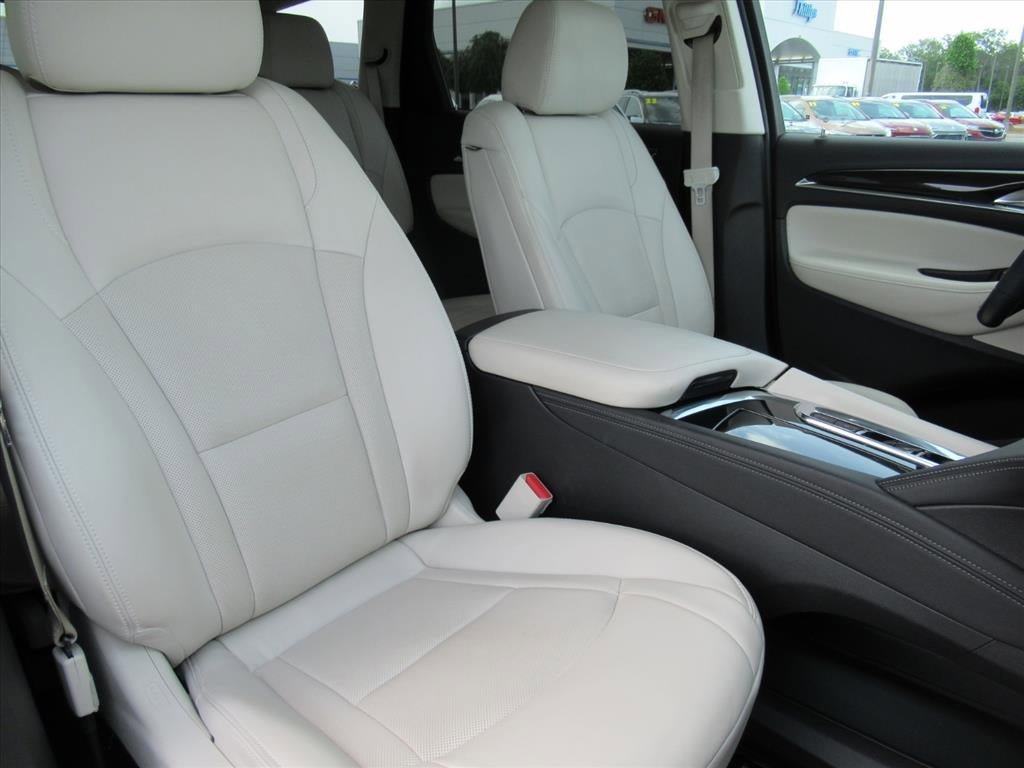 Used 2023 Buick Enclave Essence w/ Trailering Package, 5000 lbs. FWD image 9