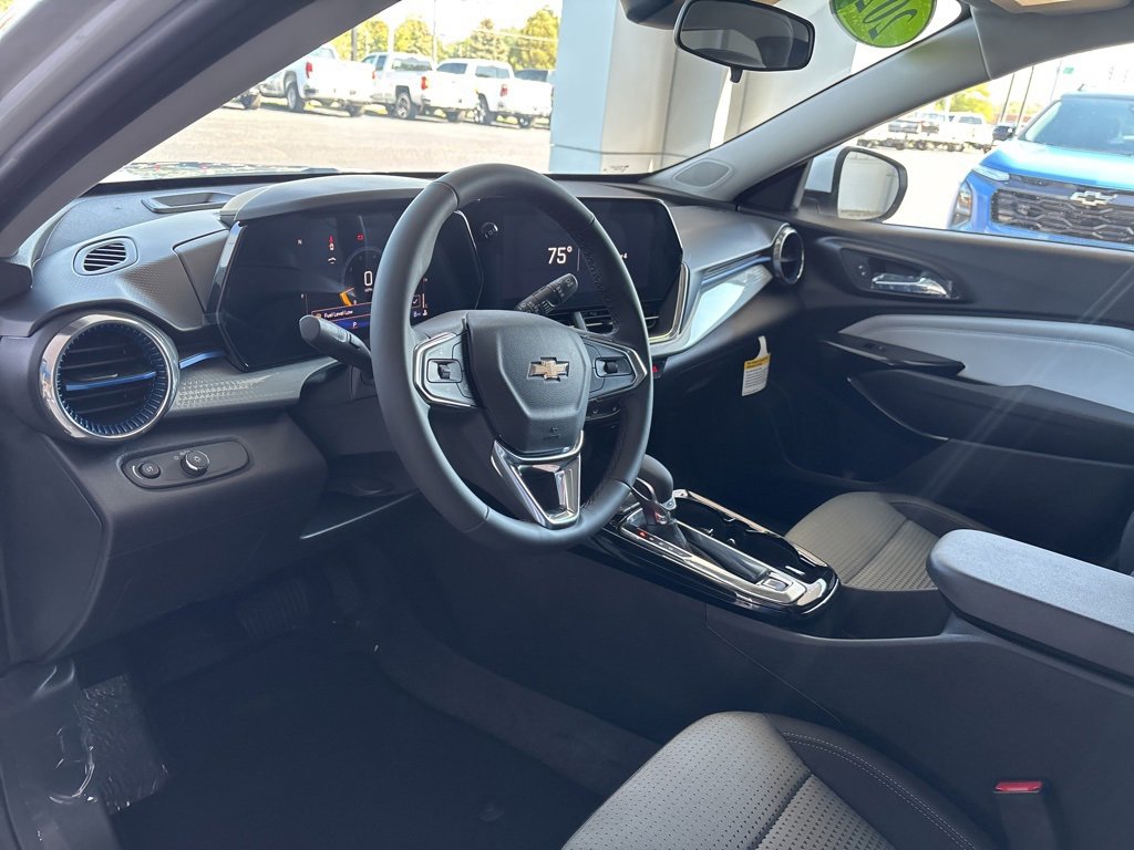 New 2026 Chevrolet Trax LT w/ Driver Confidence Package image 9