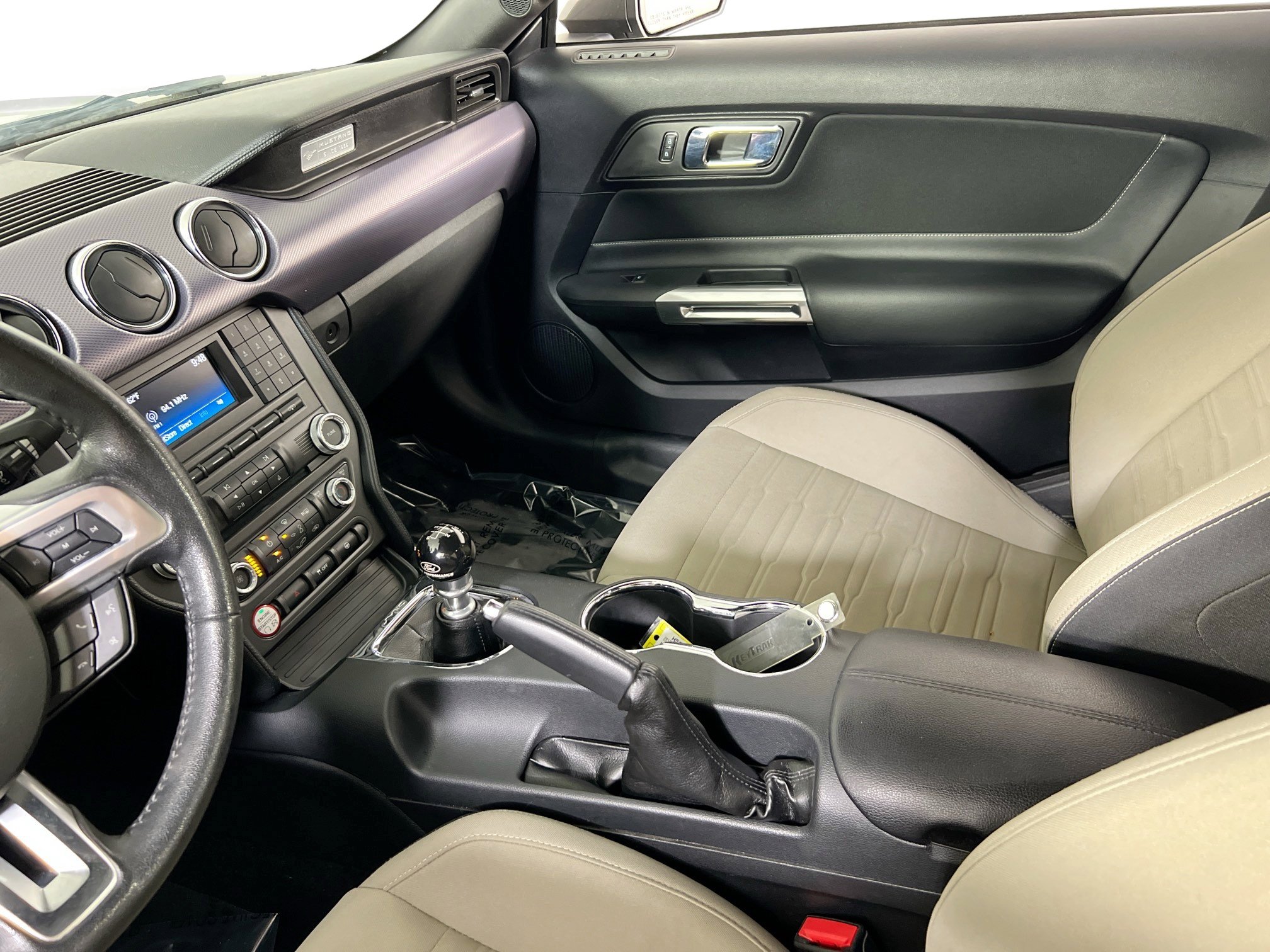 Used 2017 Ford Mustang Coupe image 21