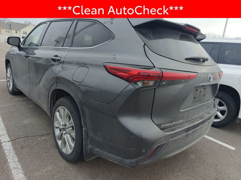 Used 2023 Toyota Highlander Limited image 4