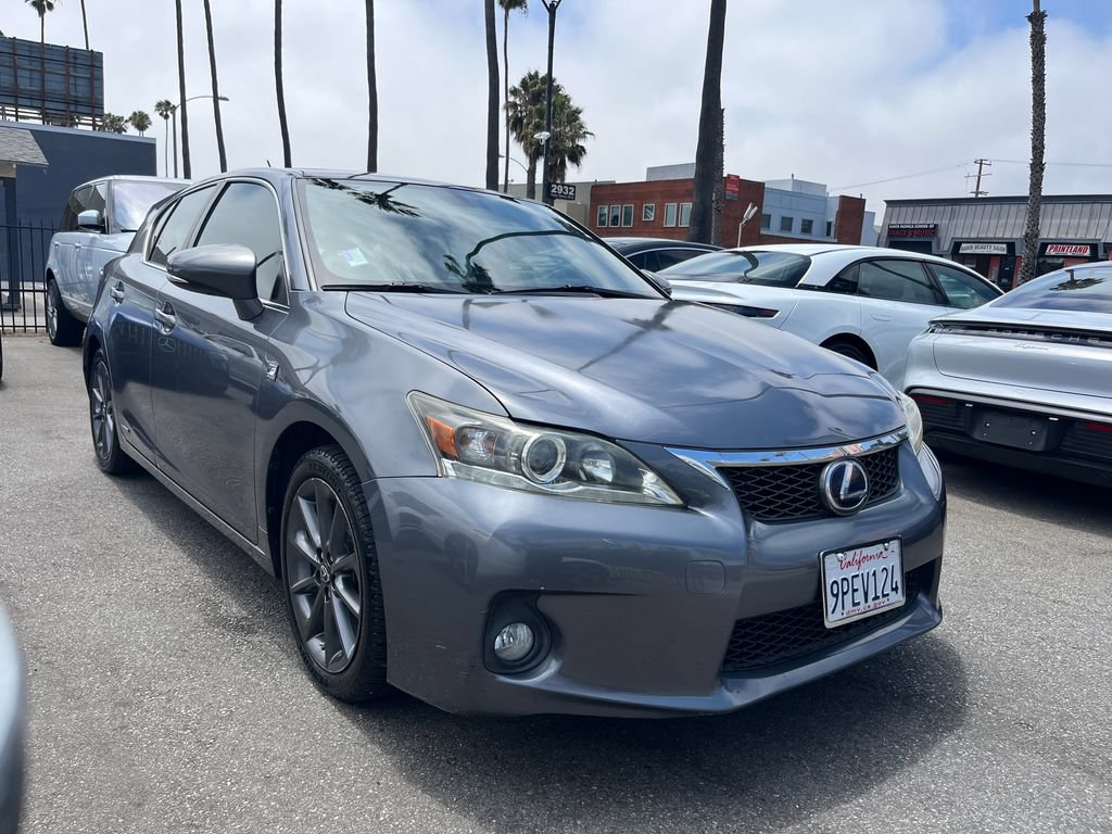 Used 2013 Lexus CT 200h w/ F Sport Pkg w/Nuluxe Trim FWD image 3