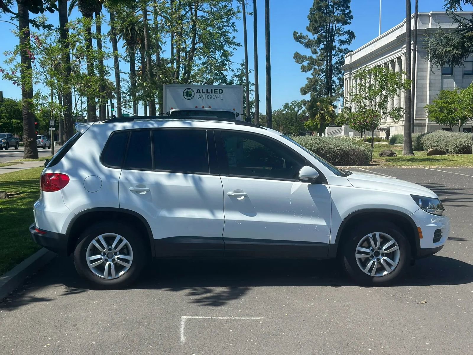 Used 2016 Volkswagen Tiguan SEL FWD image 5