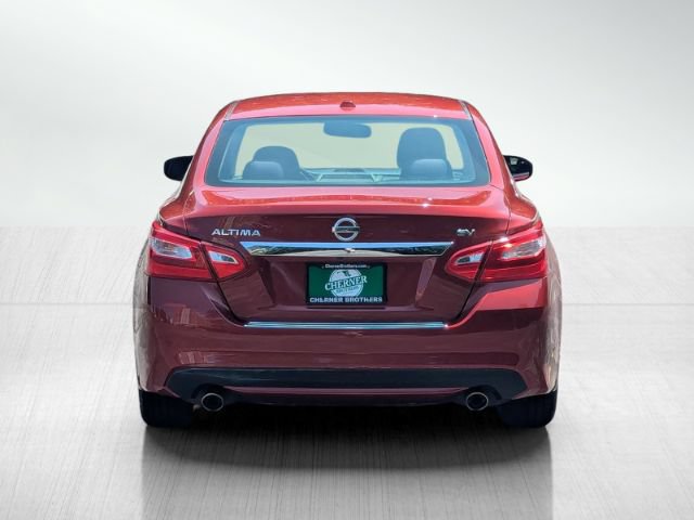 Used 2017 Nissan Altima 2.5 SV w/ Convenience Package FWD image 4