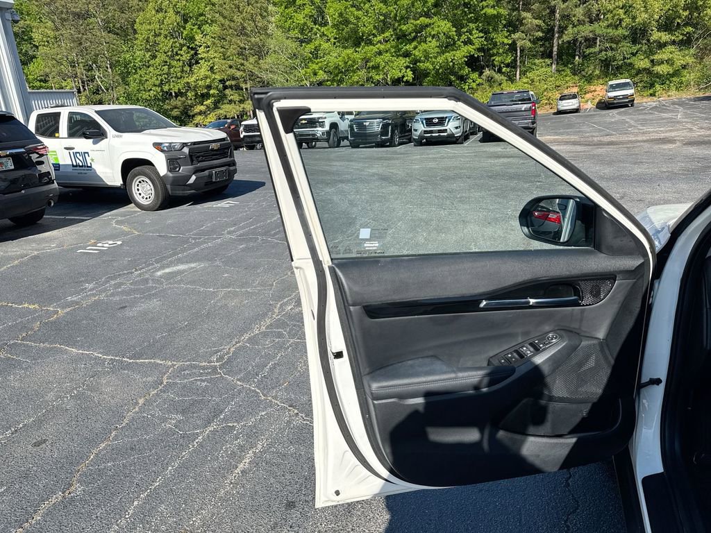 Used 2023 Kia Seltos S w/ Navigation Package FWD image 13