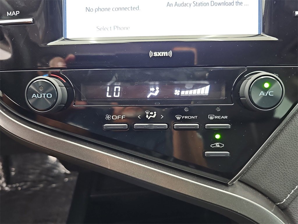 Used 2020 Toyota Camry SE image 25