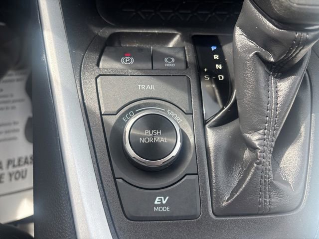 Used 2024 Toyota RAV4 LE AWD/4WD image 20