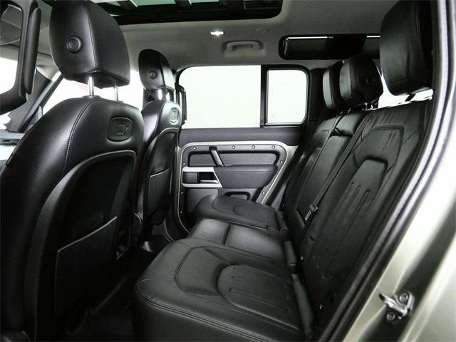 Used 2022 Land Rover Defender 110 SE image 14