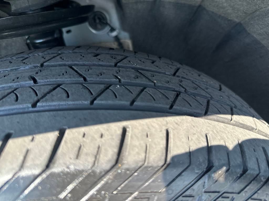 Used 2023 GMC Acadia SLE image 30