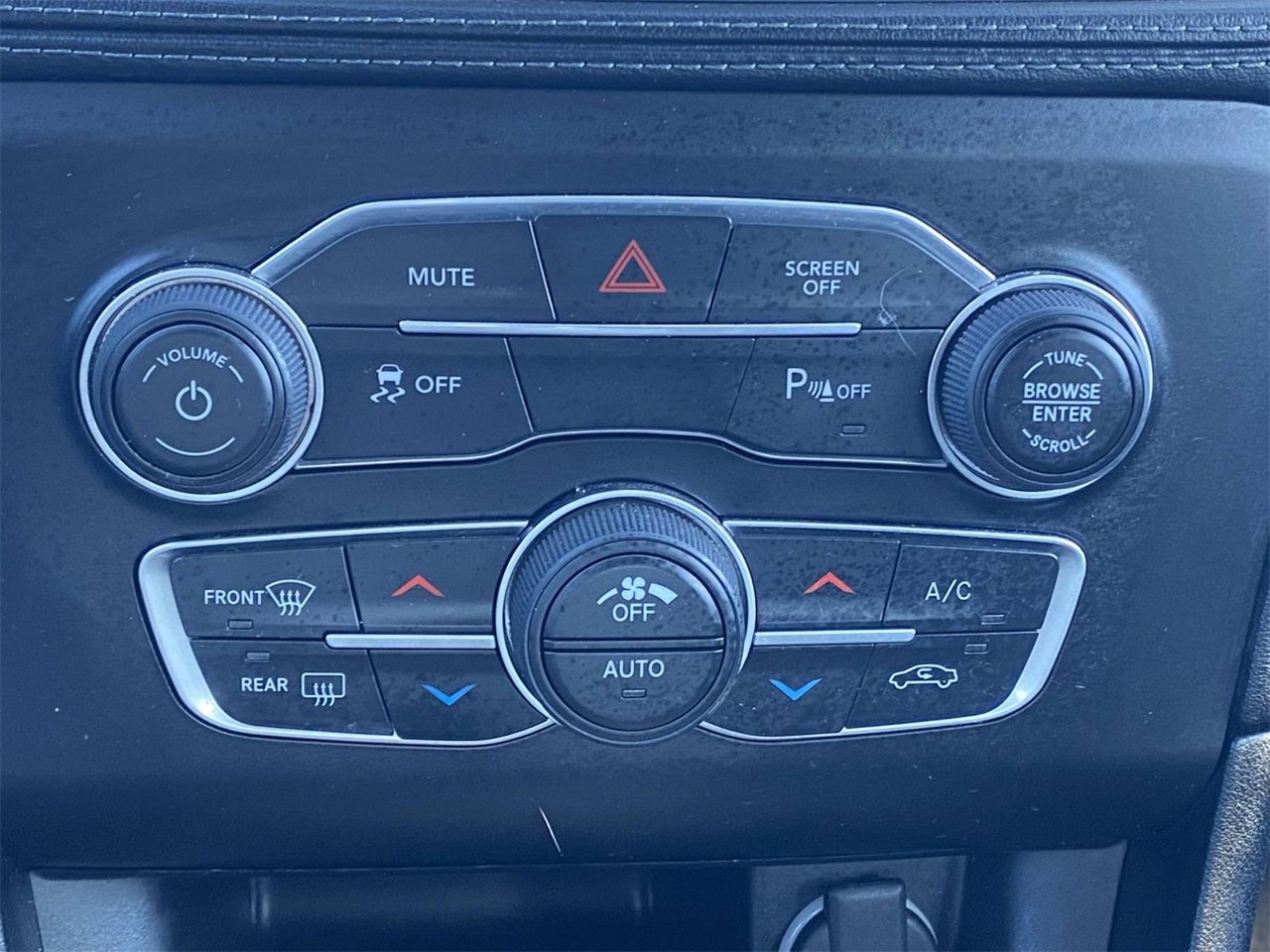 Used 2022 Dodge Charger SXT w/ Plus Group image 28