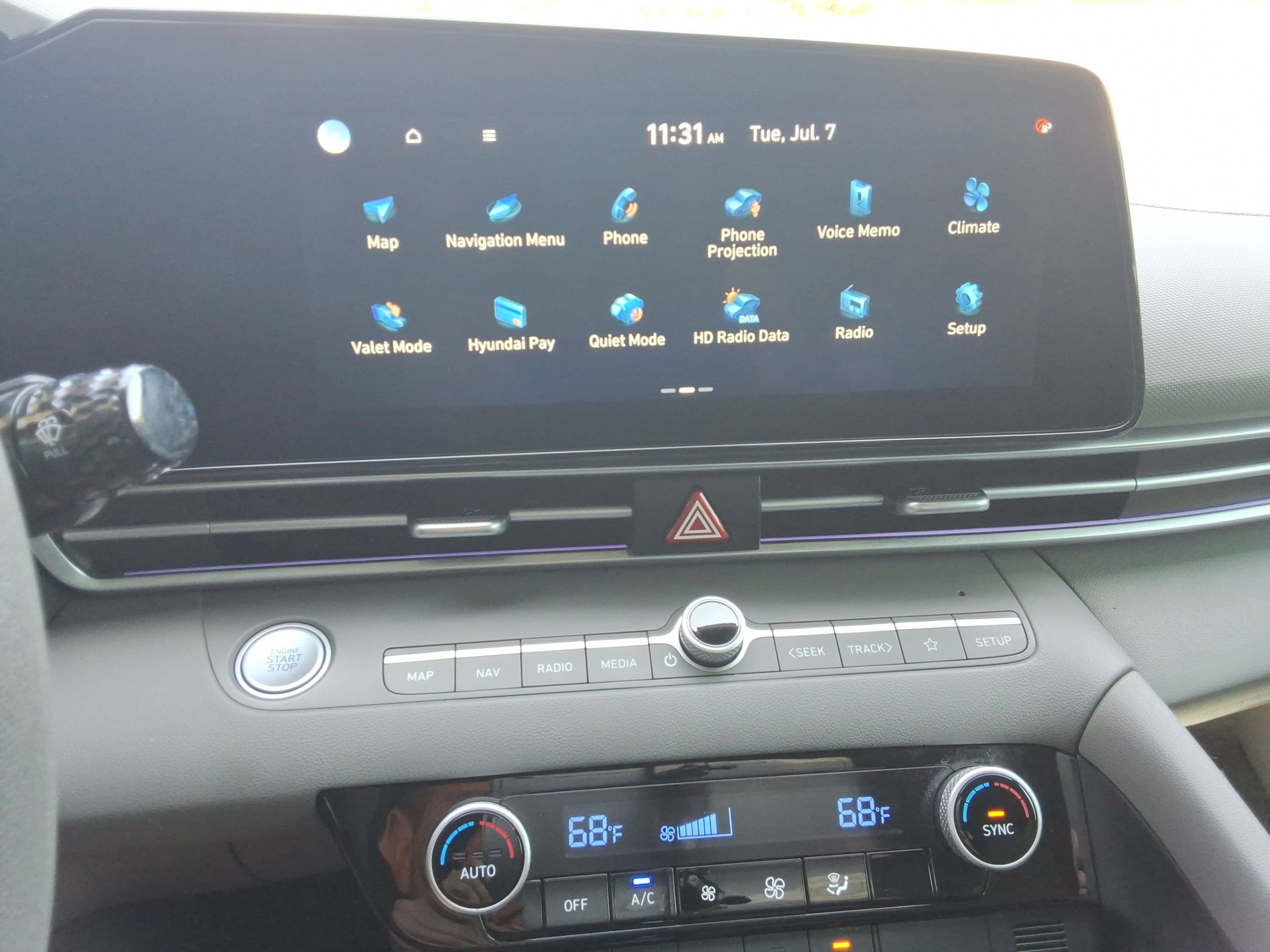 Used 2024 Hyundai Elantra SEL FWD image 12