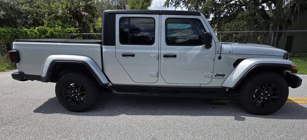 Used 2023 Jeep Gladiator Sport AWD/4WD image 2