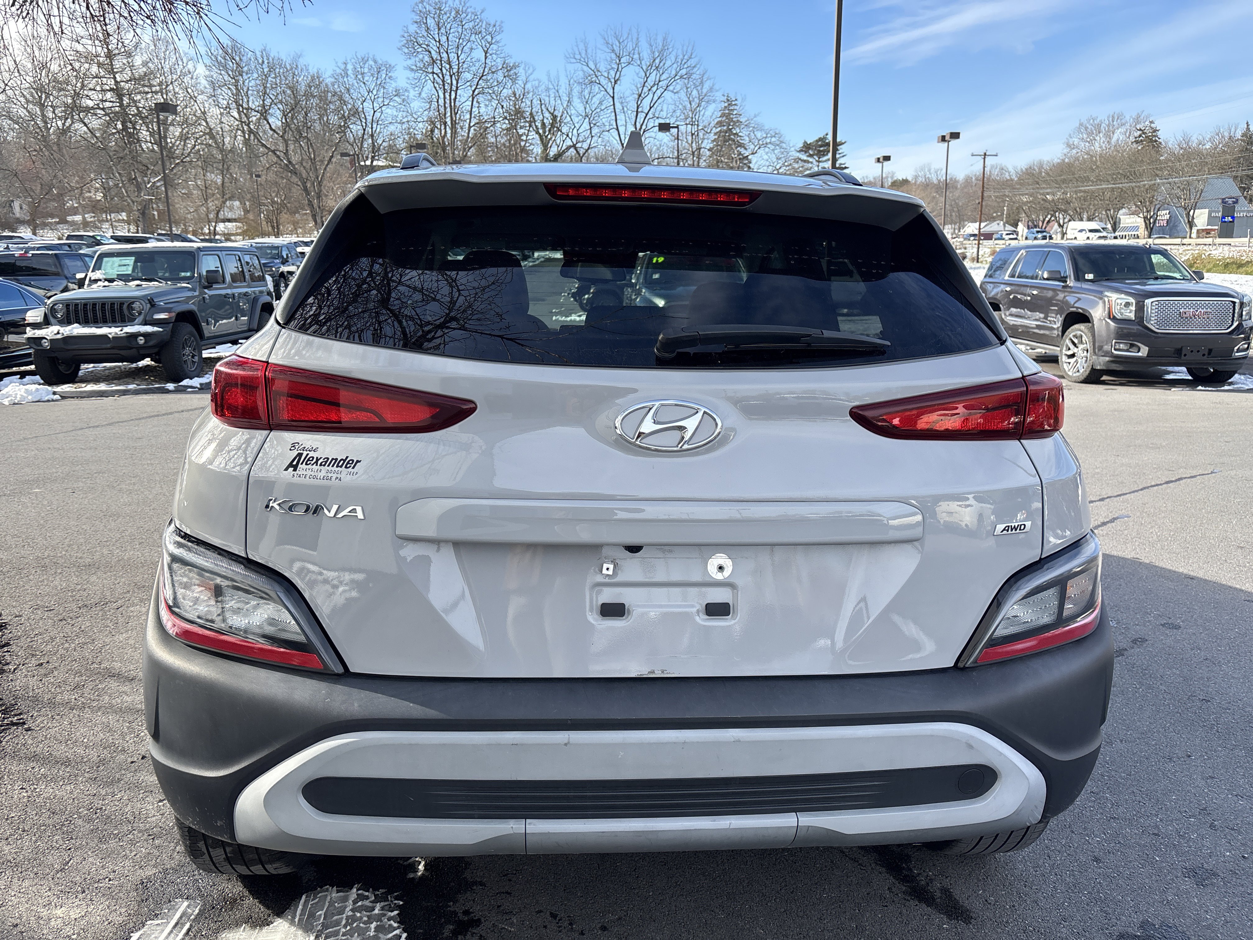 Used 2023 Hyundai Kona SEL image 4