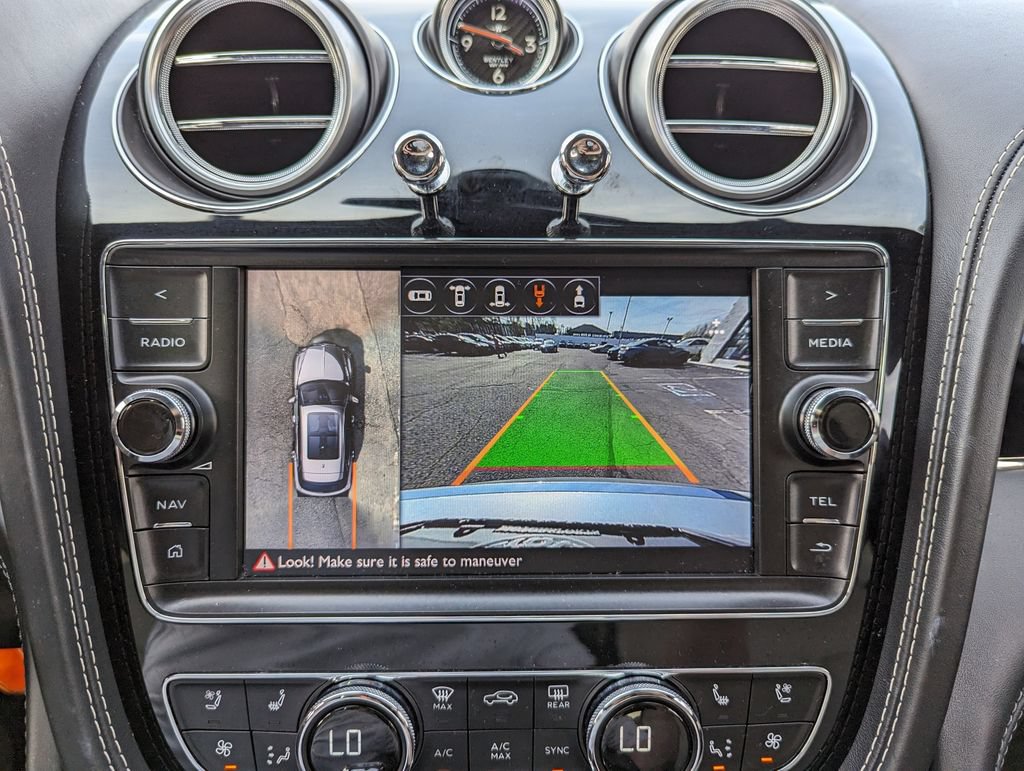 Used 2018 Bentley Bentayga AWD/4WD image 23
