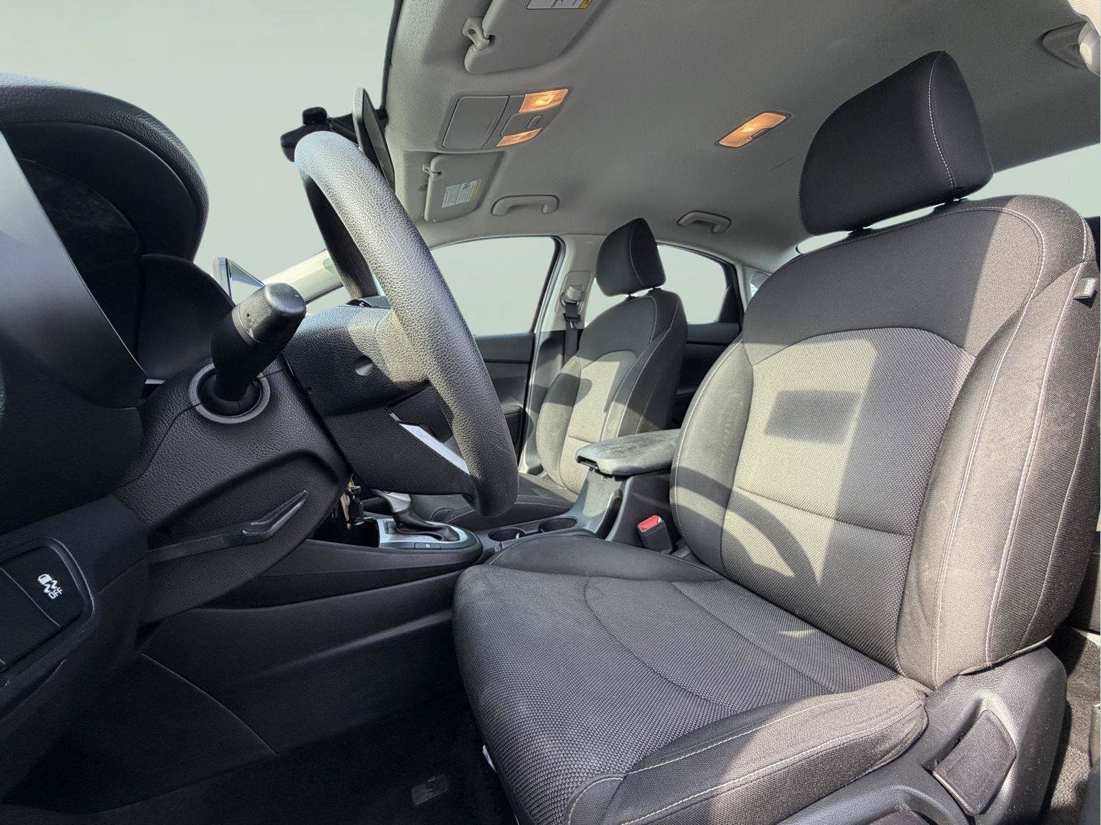 Used 2022 Kia Forte LXS FWD image 19