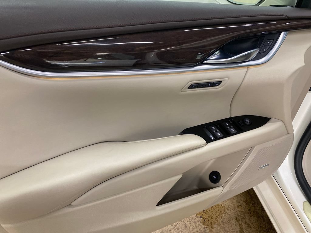 Used 2014 Cadillac XTS Luxury w/ Driver Awareness Package FWD image 9