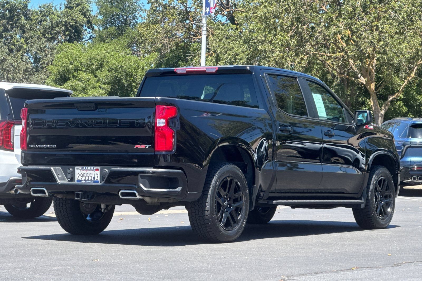 Used 2023 Chevrolet Silverado 1500 RST w/ Z71 Off-Road Package AWD/4WD image 3