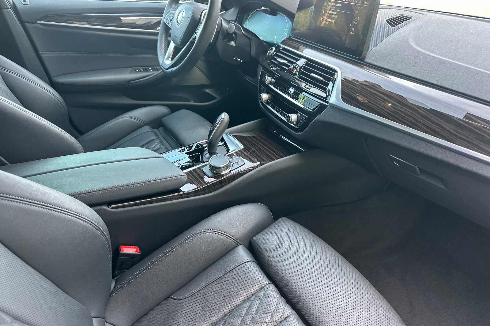 Certified 2023 BMW 530e w/ Premium Package image 19