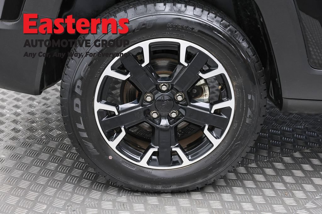 Used 2023 Jeep Renegade Latitude AWD/4WD image 31