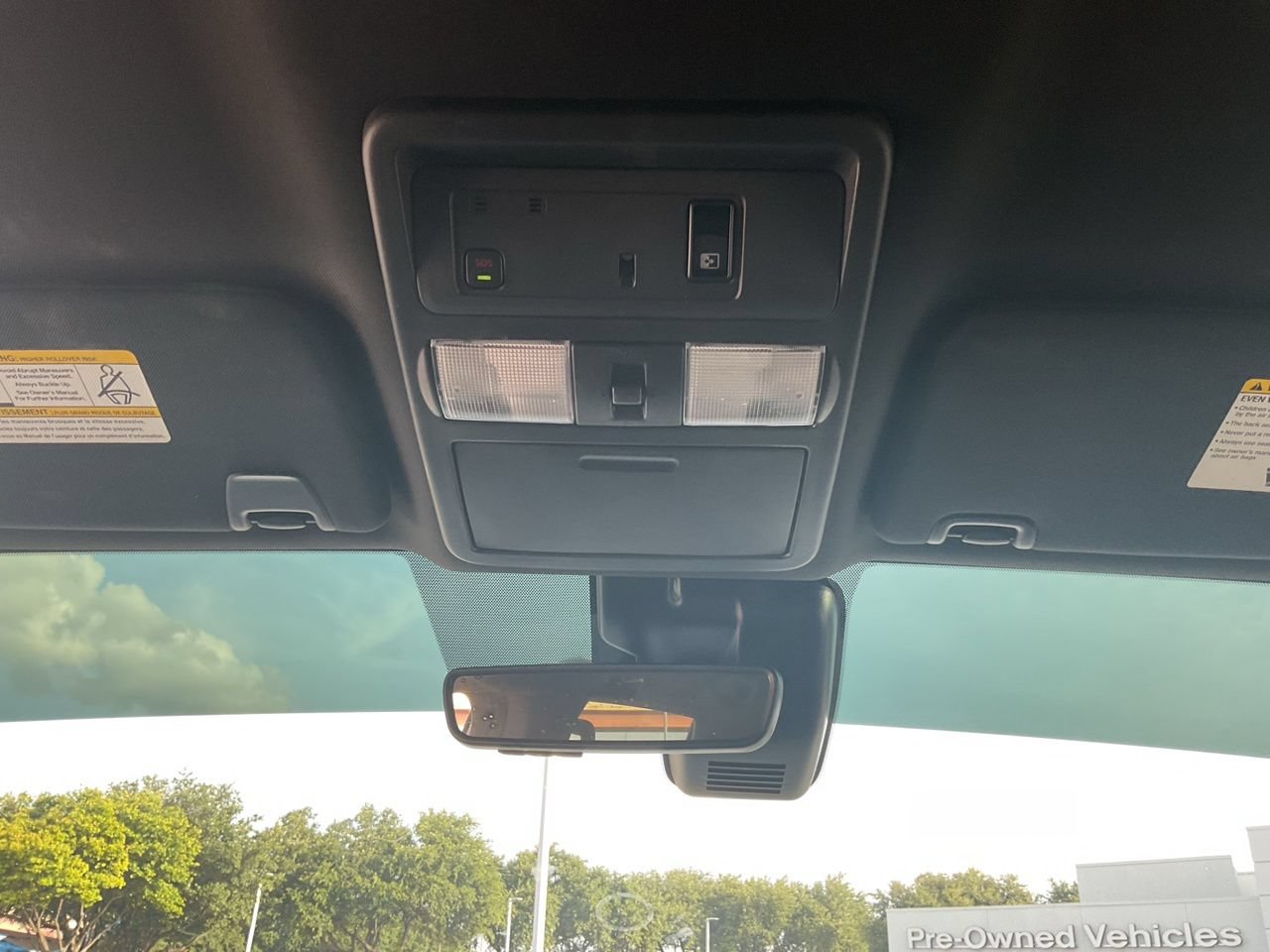 Used 2023 Nissan Titan SV w/ SV Convenience Package AWD/4WD image 12