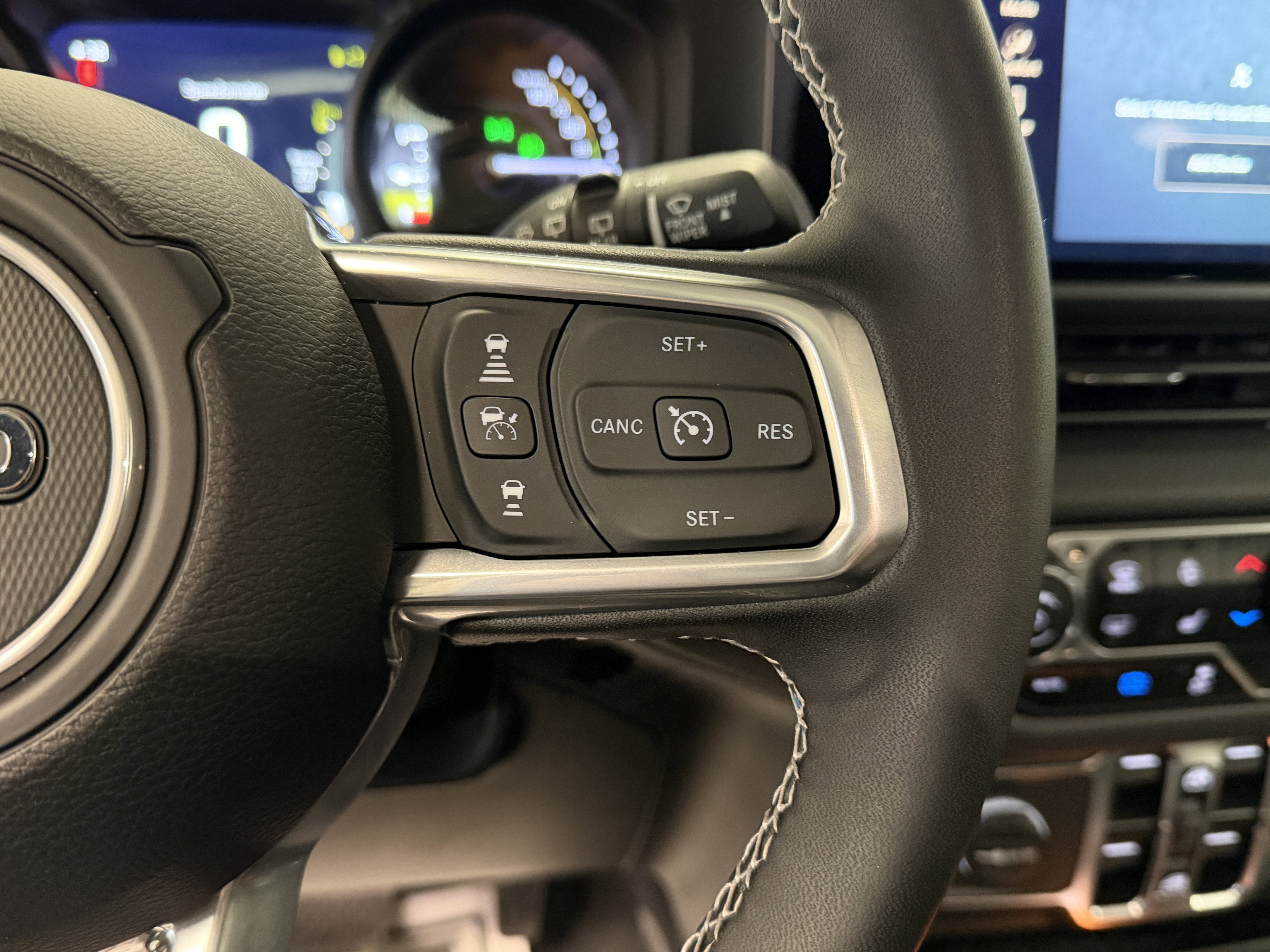 Used 2025 Jeep Wrangler Sahara 4xe w/ Safety Group image 16