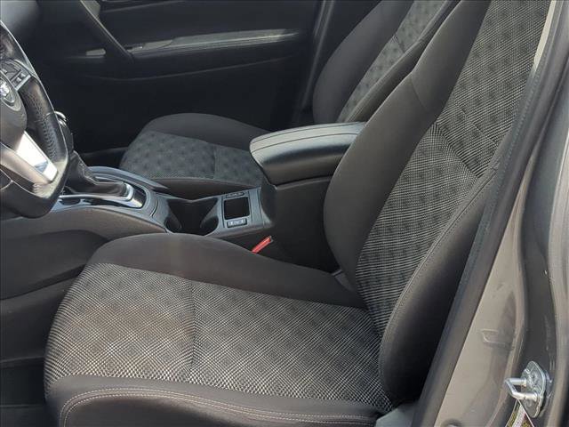Used 2018 Nissan Rogue Sport SV w/ SV Technology Package AWD/4WD image 15
