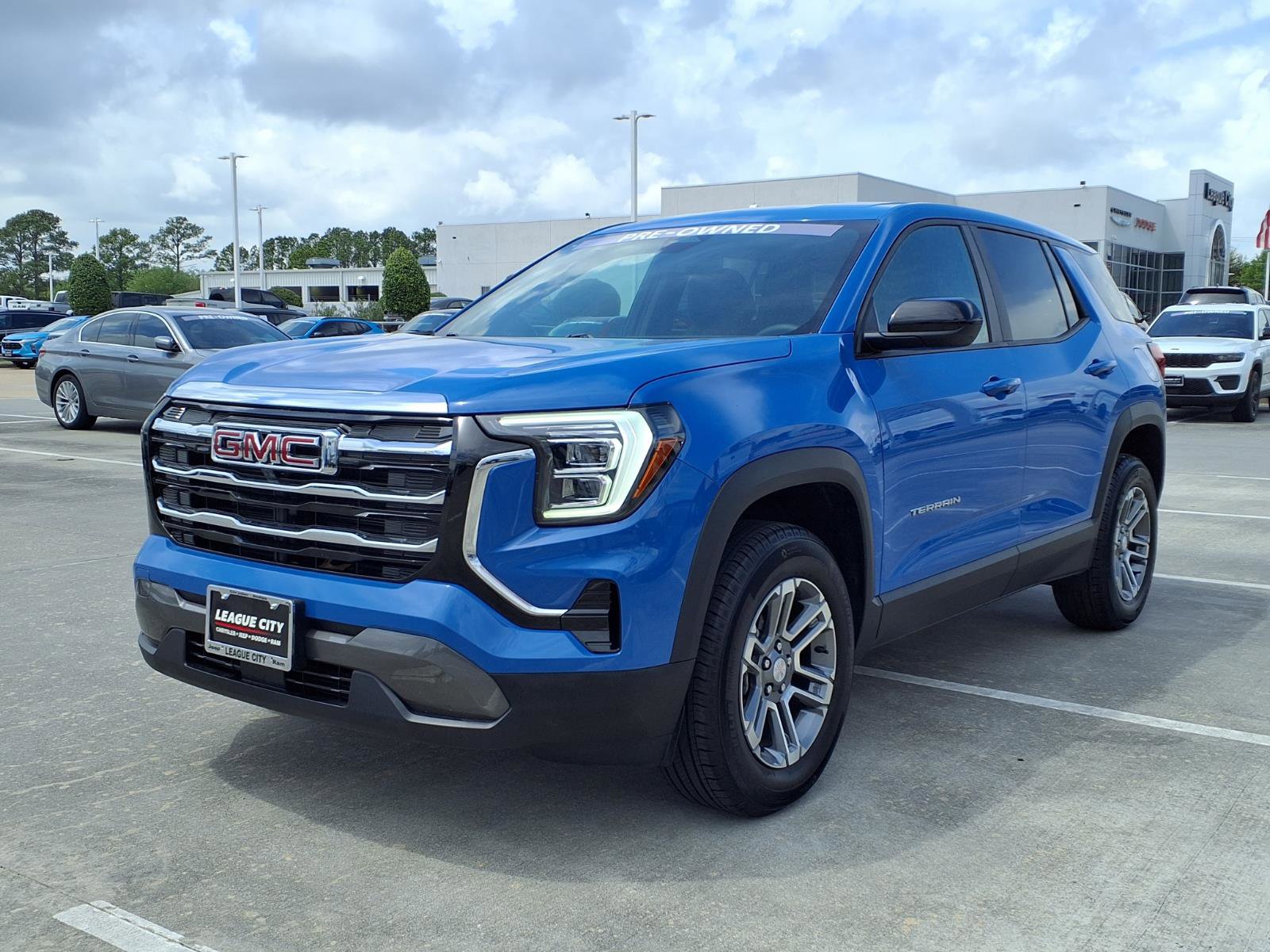 Used 2026 GMC Terrain Elevation image 3