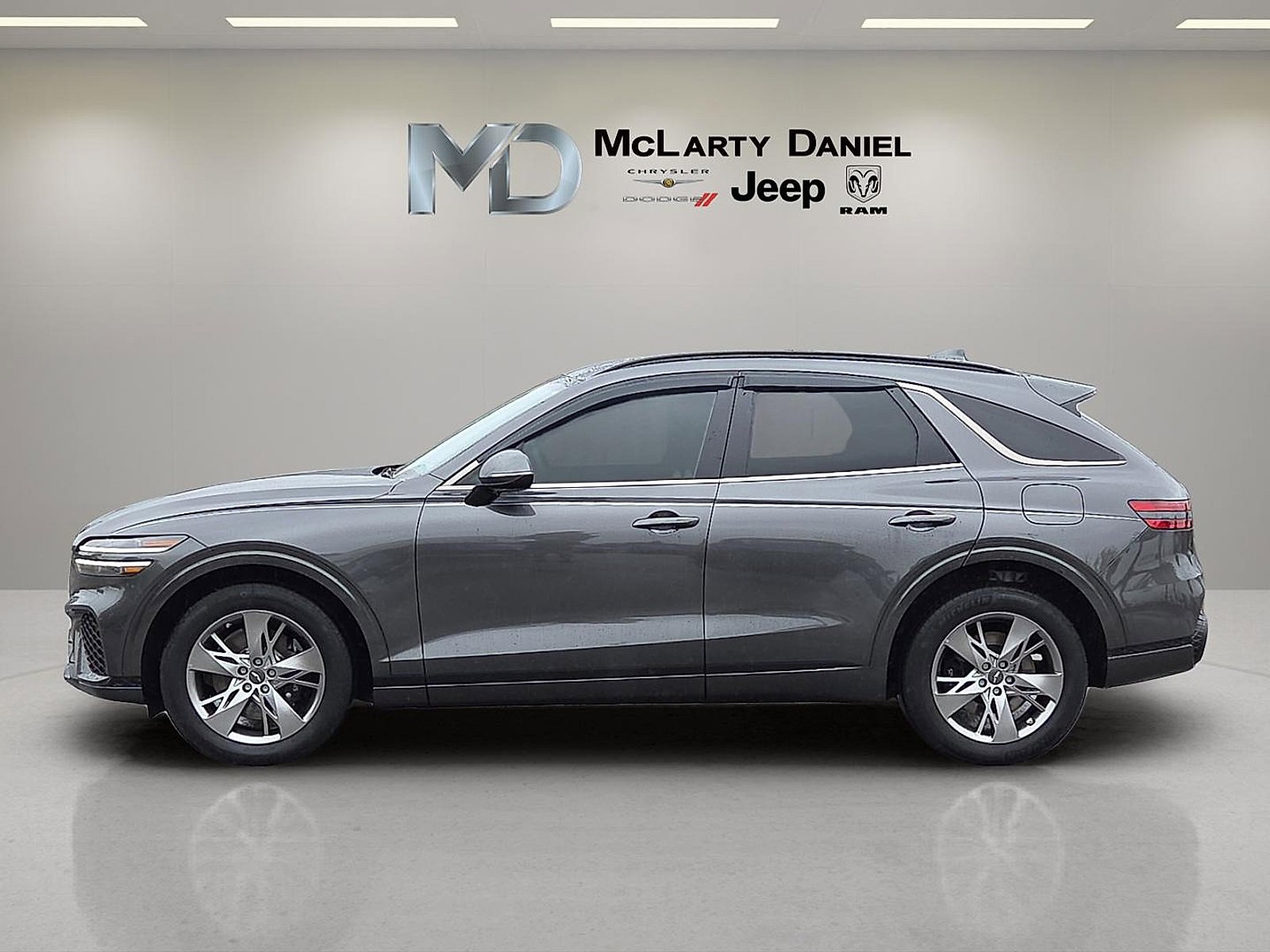 Used 2024 Genesis GV70 3.5T Sport image 3