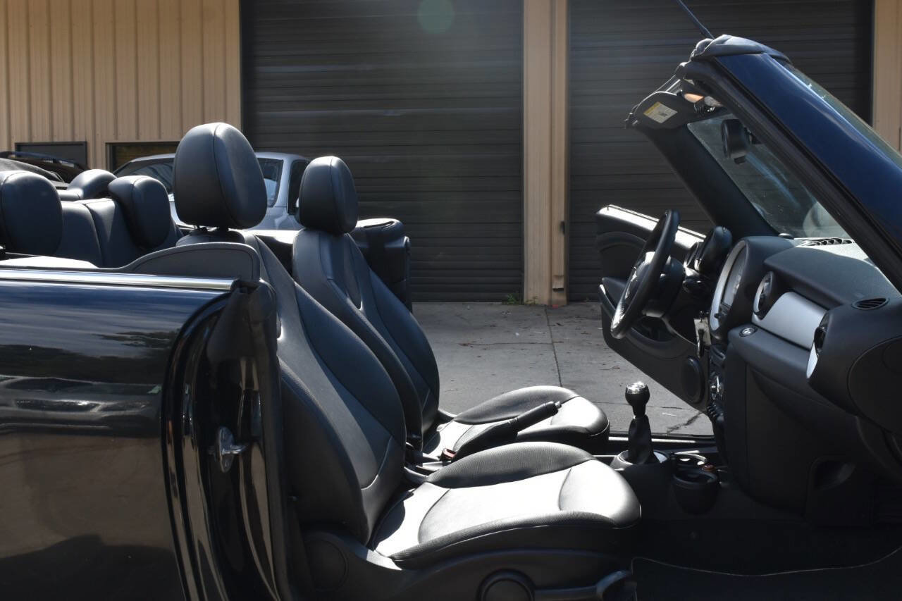 Used 2012 MINI Cooper Convertible image 38