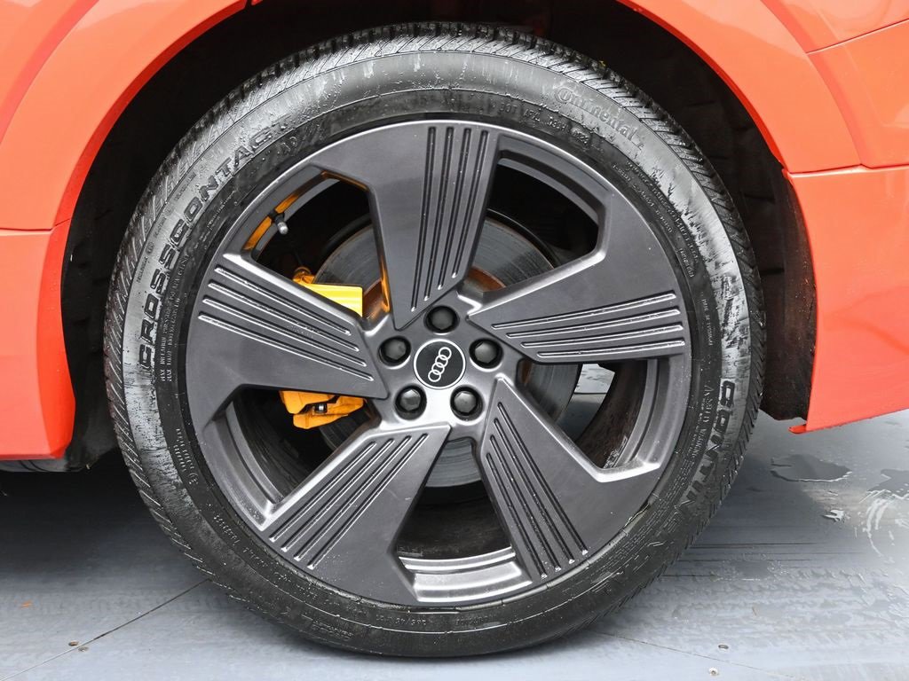 Used 2022 Audi e-tron Premium Plus w/ Premium Plus Package image 13