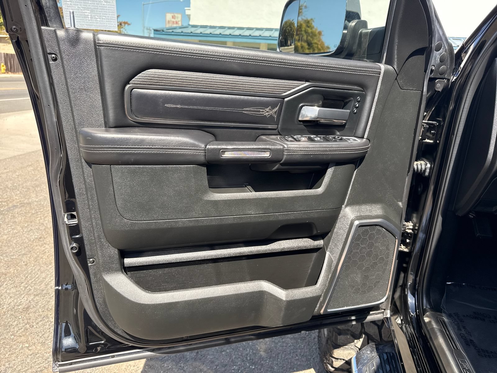Used 2020 RAM 2500 Limited AWD/4WD image 10