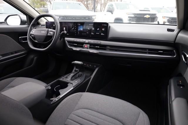 Used 2025 Kia K4 EX image 34