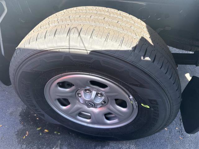 New 2026 Nissan Frontier S image 5