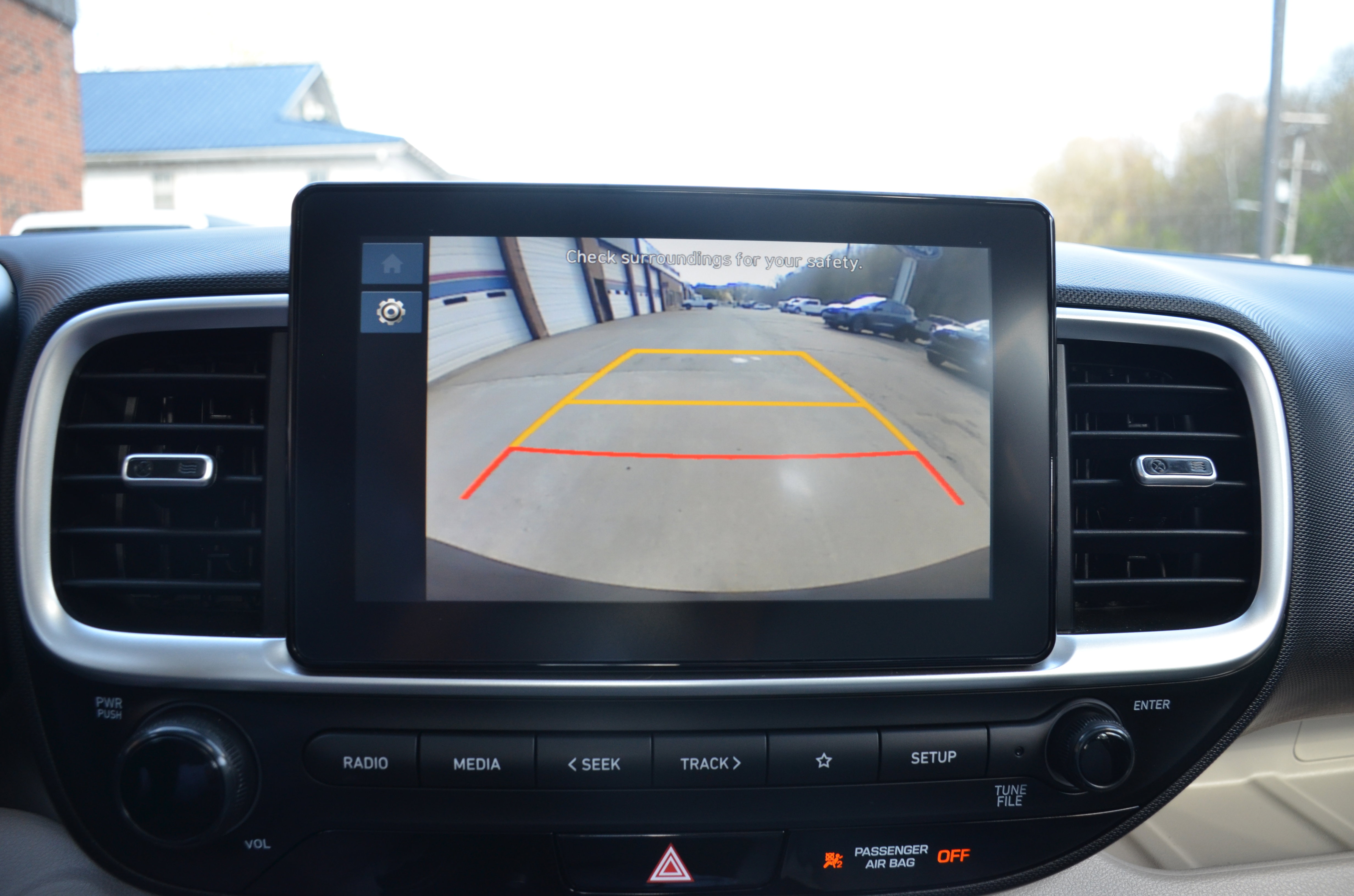 Used 2024 Hyundai Venue SEL image 12