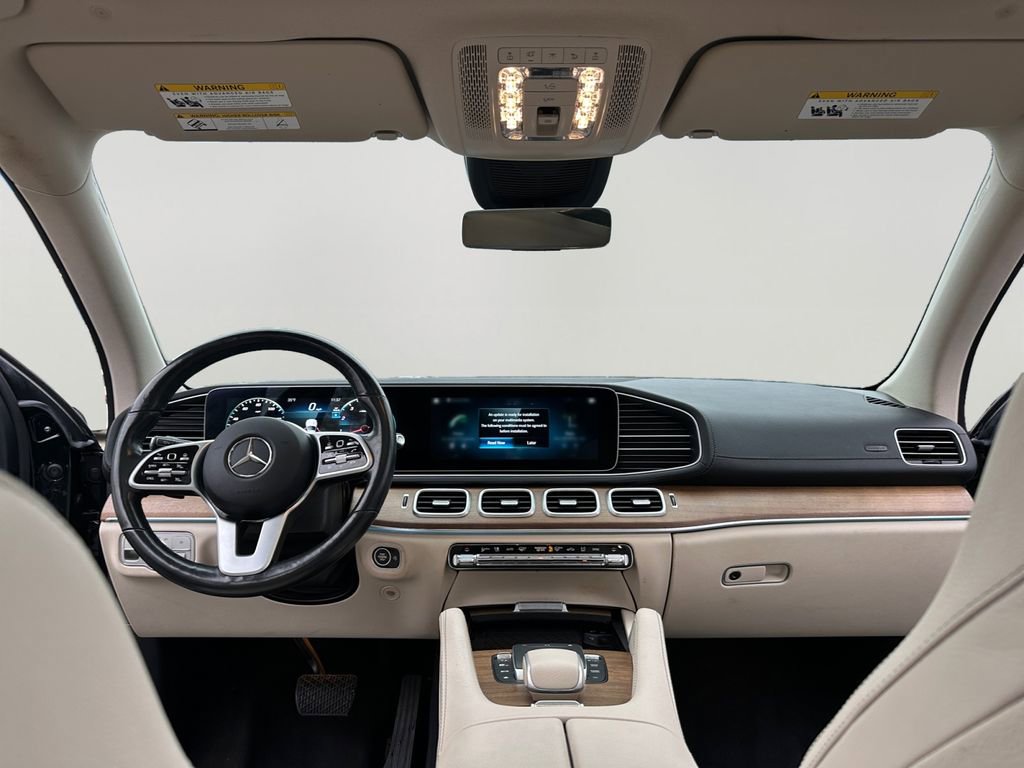 Used 2023 Mercedes-Benz GLS 450 4MATIC image 10