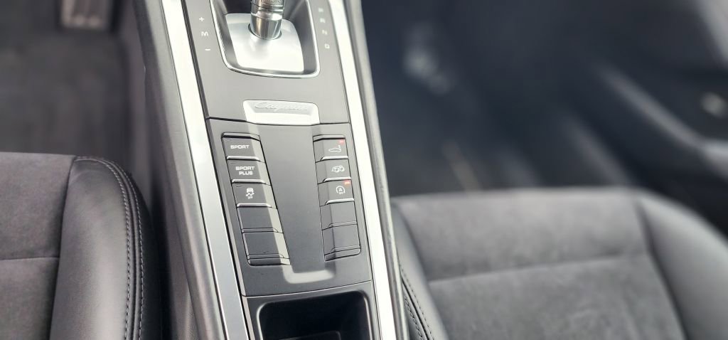 Used 2015 Porsche Cayman GTS image 4