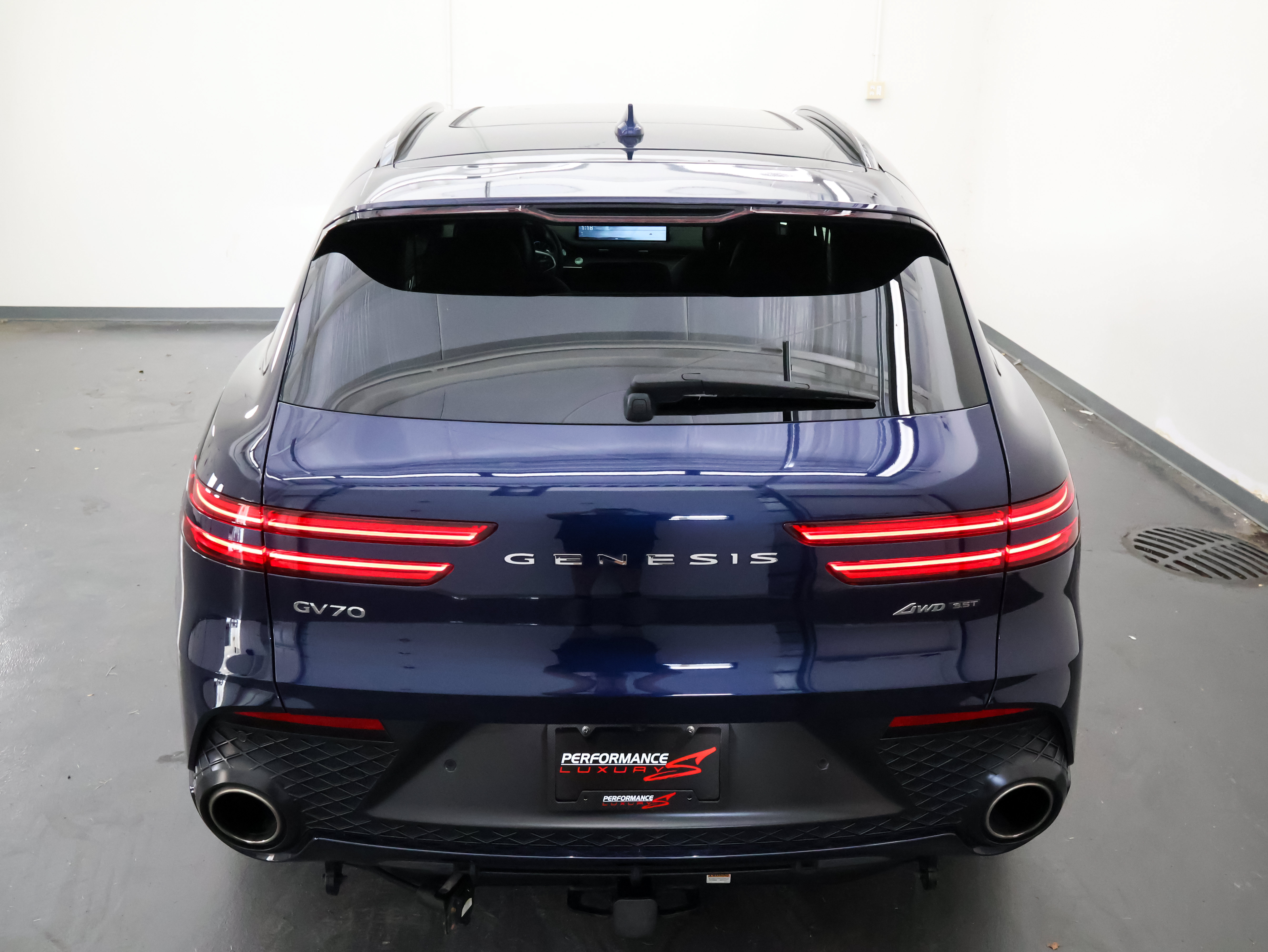 Used 2023 Genesis GV70 3.5T Sport w/ Sport Prestige Package AWD/4WD image 10
