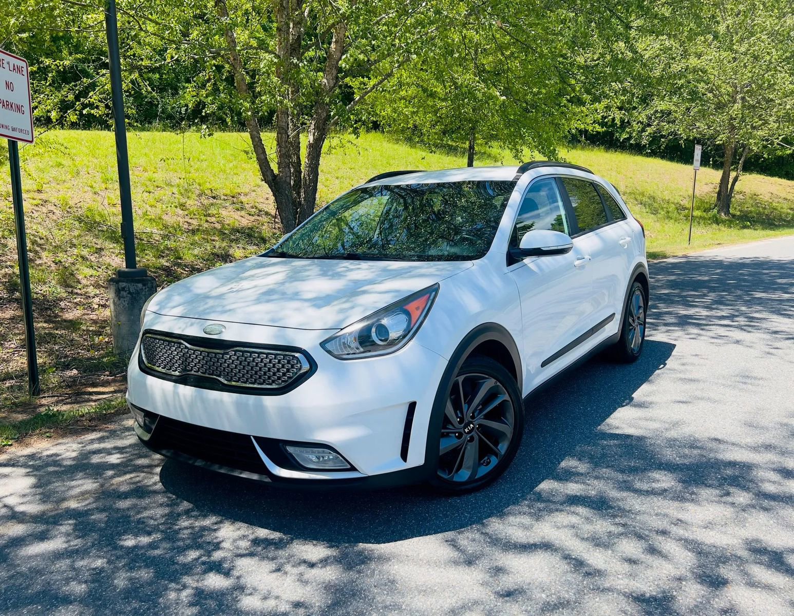Used 2017 Kia Niro FWD image 1