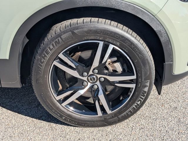 Certified 2024 Volvo XC40 B5 Core image 14
