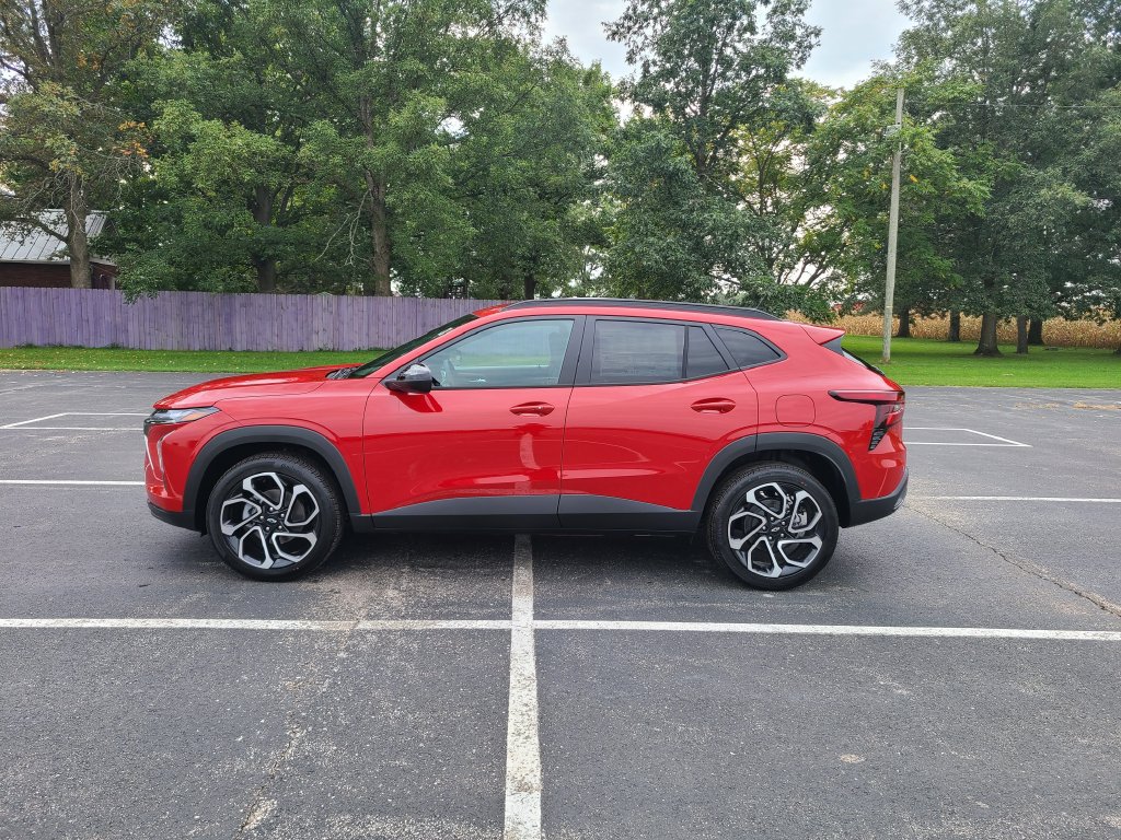 New 2026 Chevrolet Trax RS w/ Driver Confidence Package FWD image 4