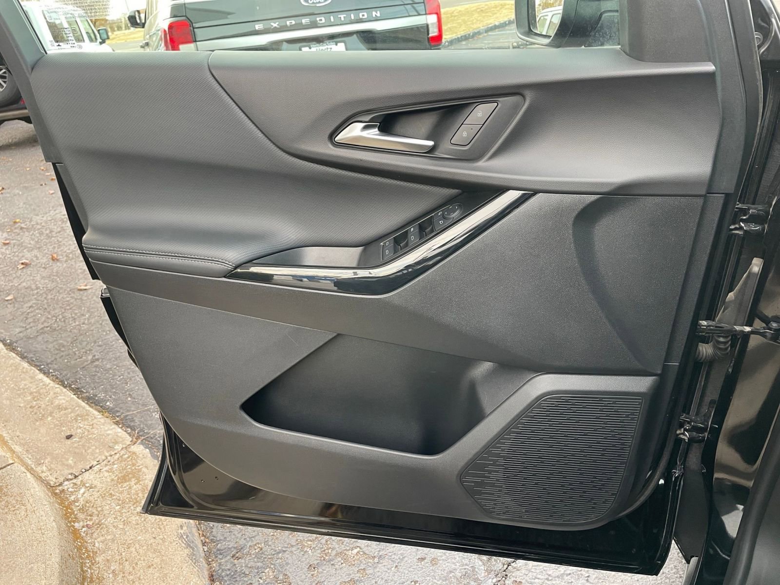 Used 2025 Chevrolet Equinox LT image 20