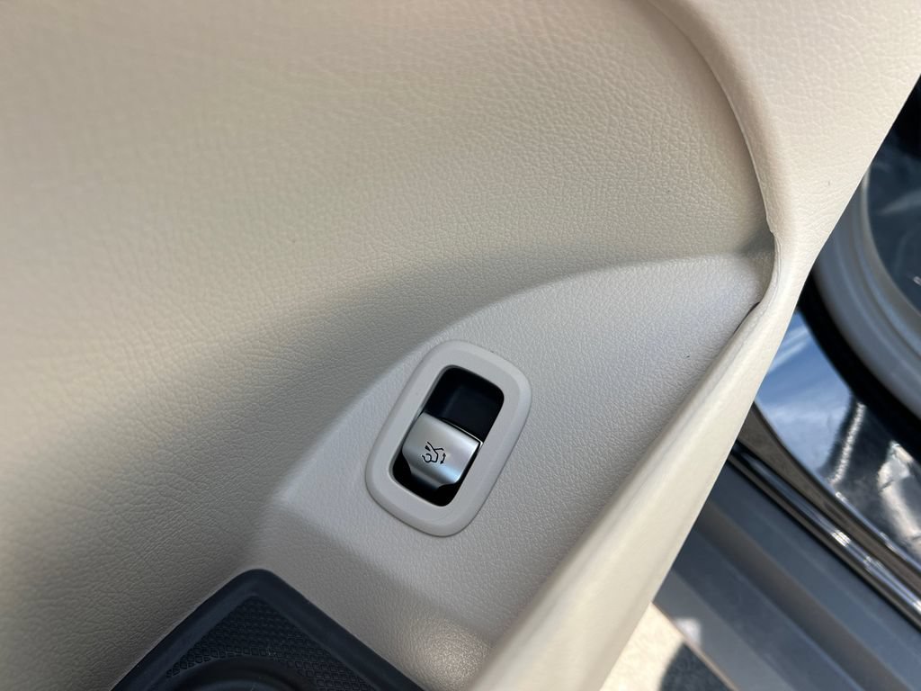 New 2027 Mercedes-Benz GLC 300 4MATIC image 12