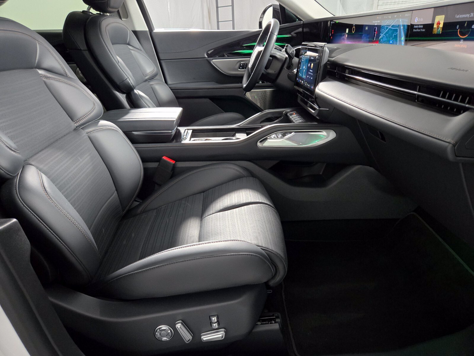 New 2026 Lincoln Nautilus Reserve AWD/4WD image 20