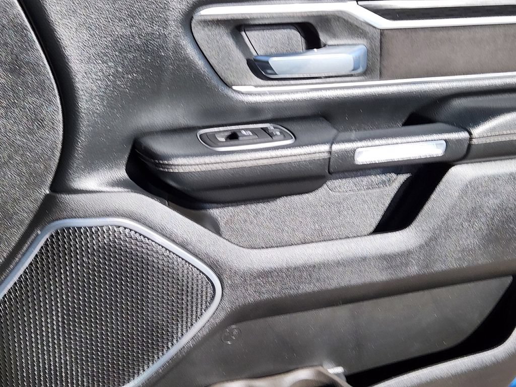Used 2023 RAM 1500 Laramie AWD/4WD image 13