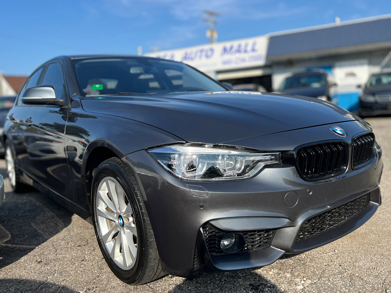 Used 2018 BMW 320i xDrive Sedan image 6