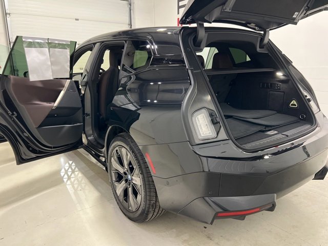 Used 2025 BMW iX xDrive50 image 18