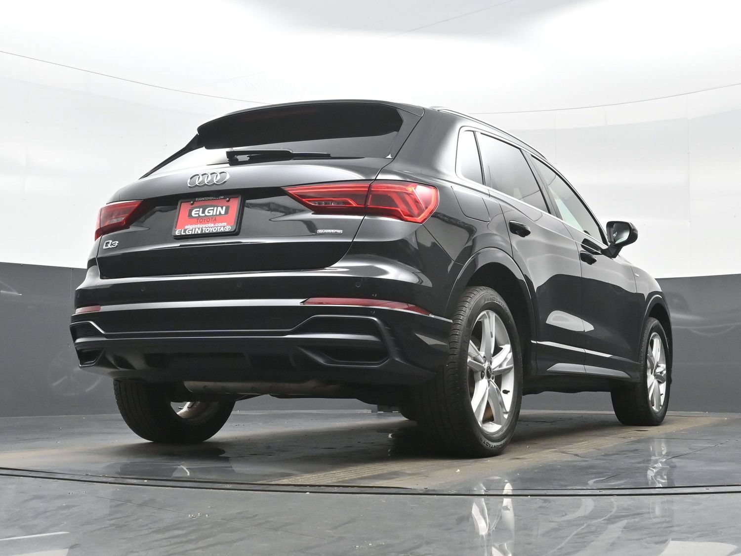 Used 2022 Audi Q3 2.0T Premium Plus w/ Premium Plus Package AWD/4WD image 32