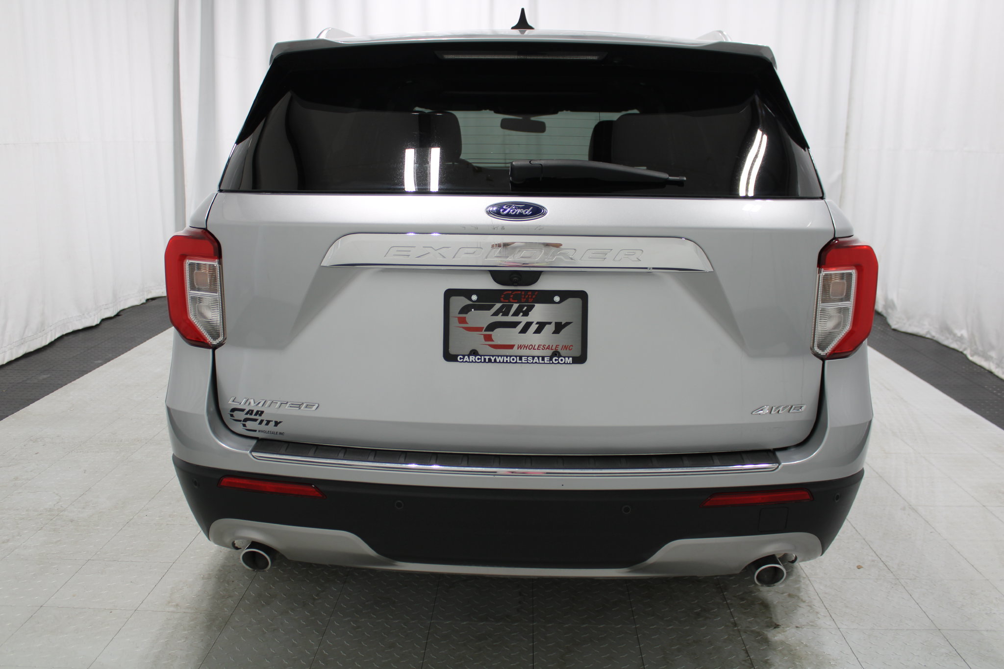 Used 2021 Ford Explorer Limited w/ Equipment Group 301A AWD/4WD image 7
