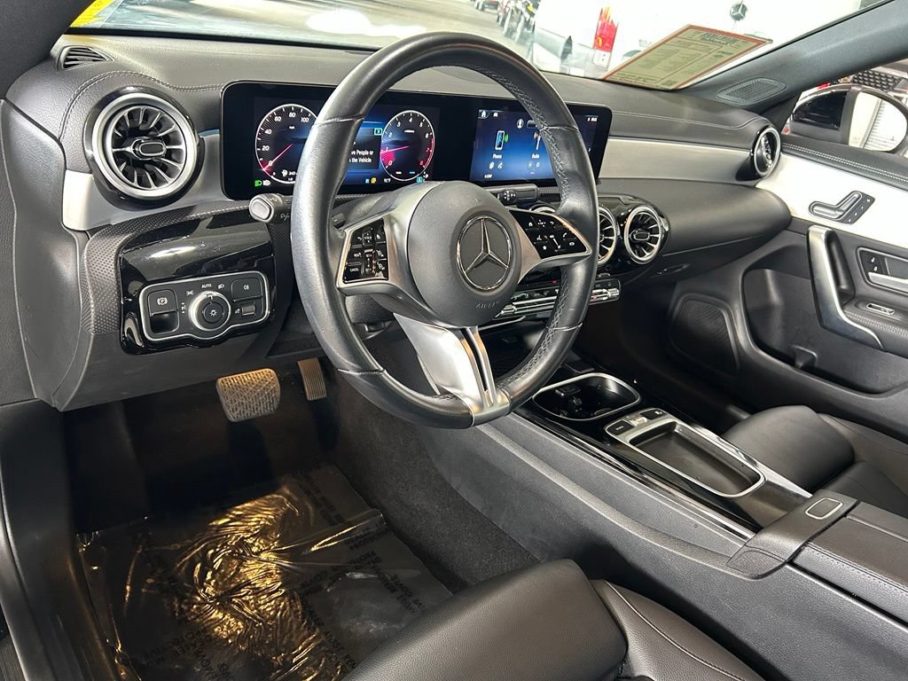 Used 2025 Mercedes-Benz CLA 250 image 10